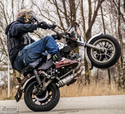 Stuntmotoren-lommel-image001 (1) (1) (1)