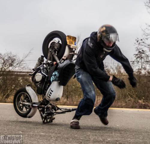 Stuntmotoren-lommel-image004 (1) (1) (1)